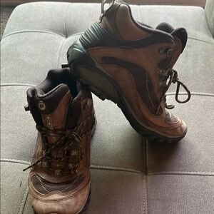 MERREL Waterproof Hiking Boots Size 7.5 Brown High-Top with Rugged Leather